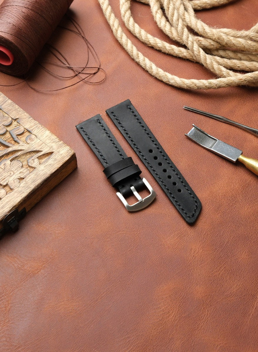 Classic Watch Berdik Leather Strap - Black
